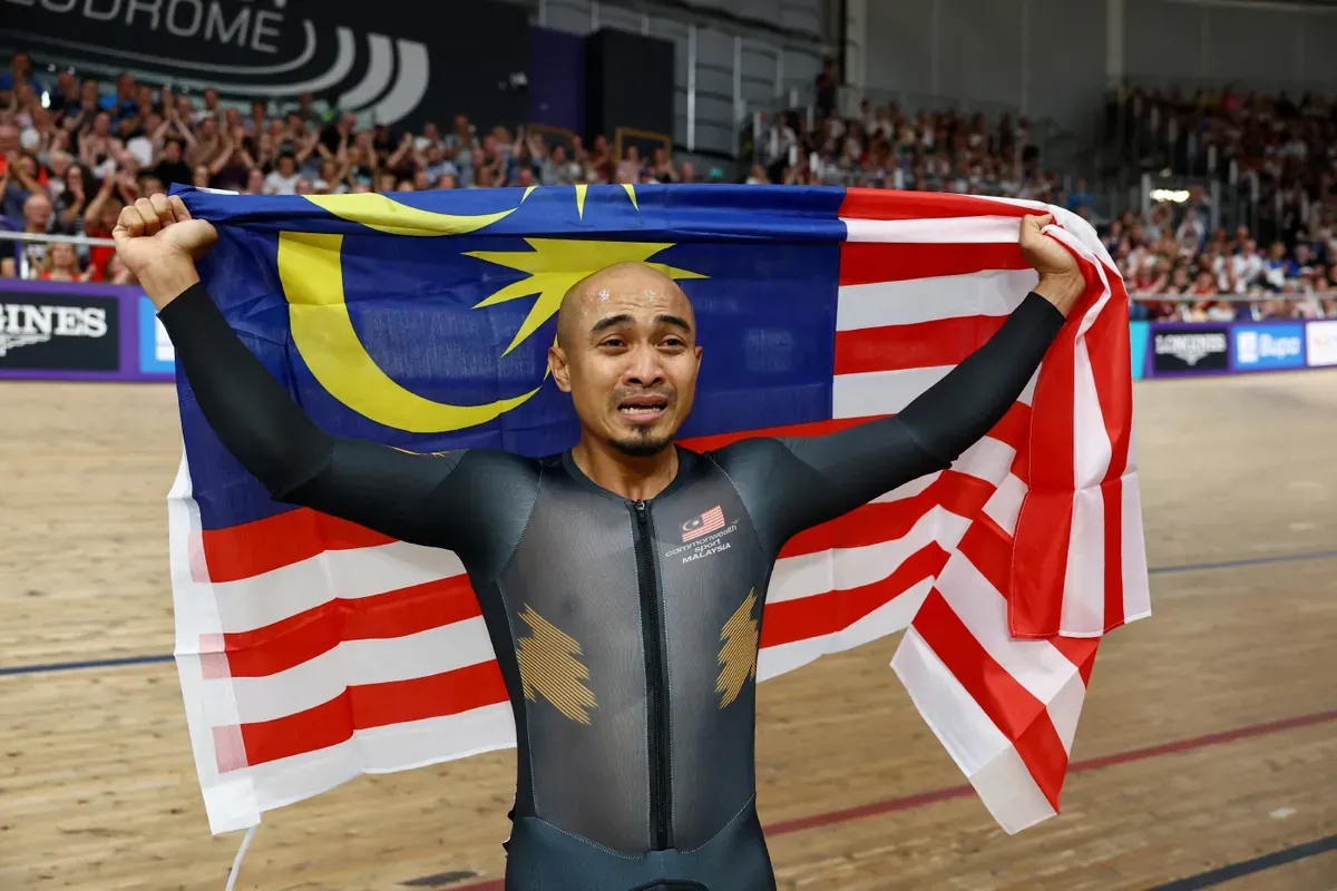 Fahmi Congratulates Melaka Governor on 77th Birthday