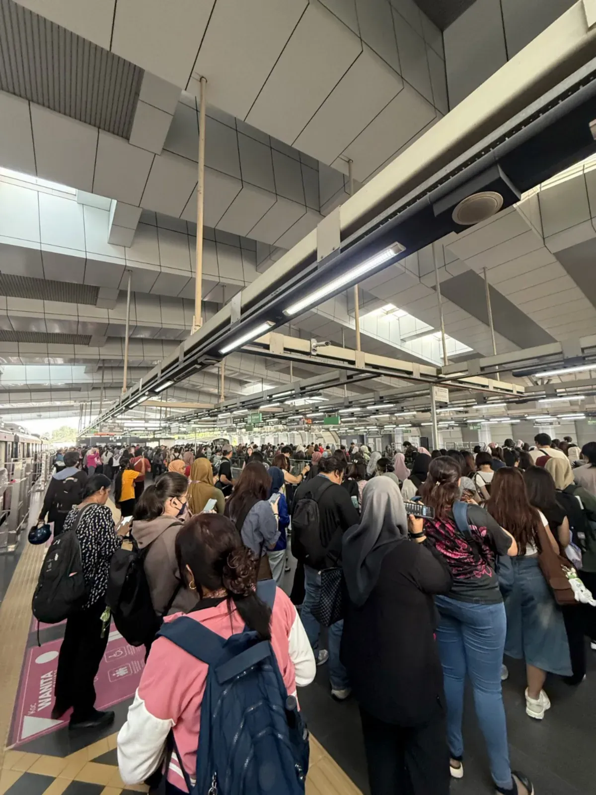 LRT Kelana Jaya Line Delays After Power Disruption at Putra
