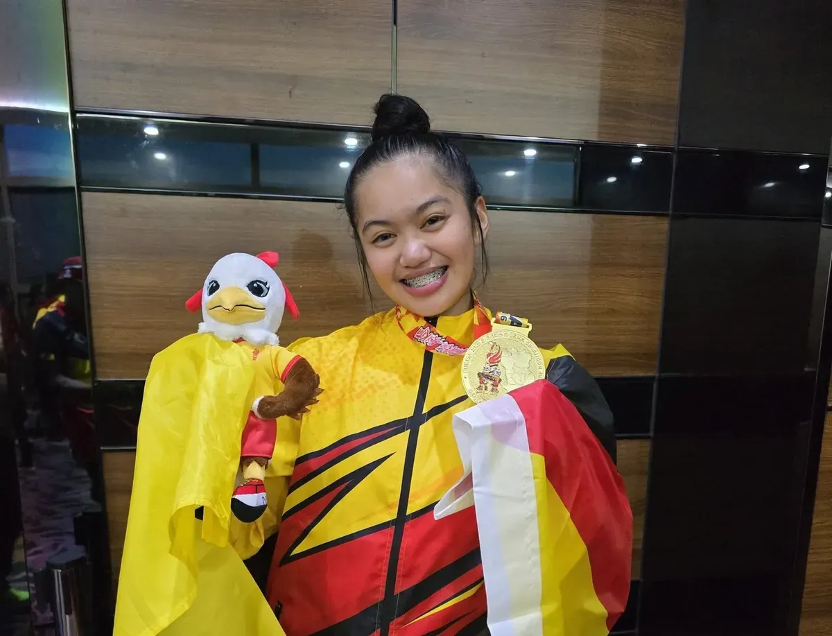 Sarawak's Eidelweiss retains Sukma karate gold
